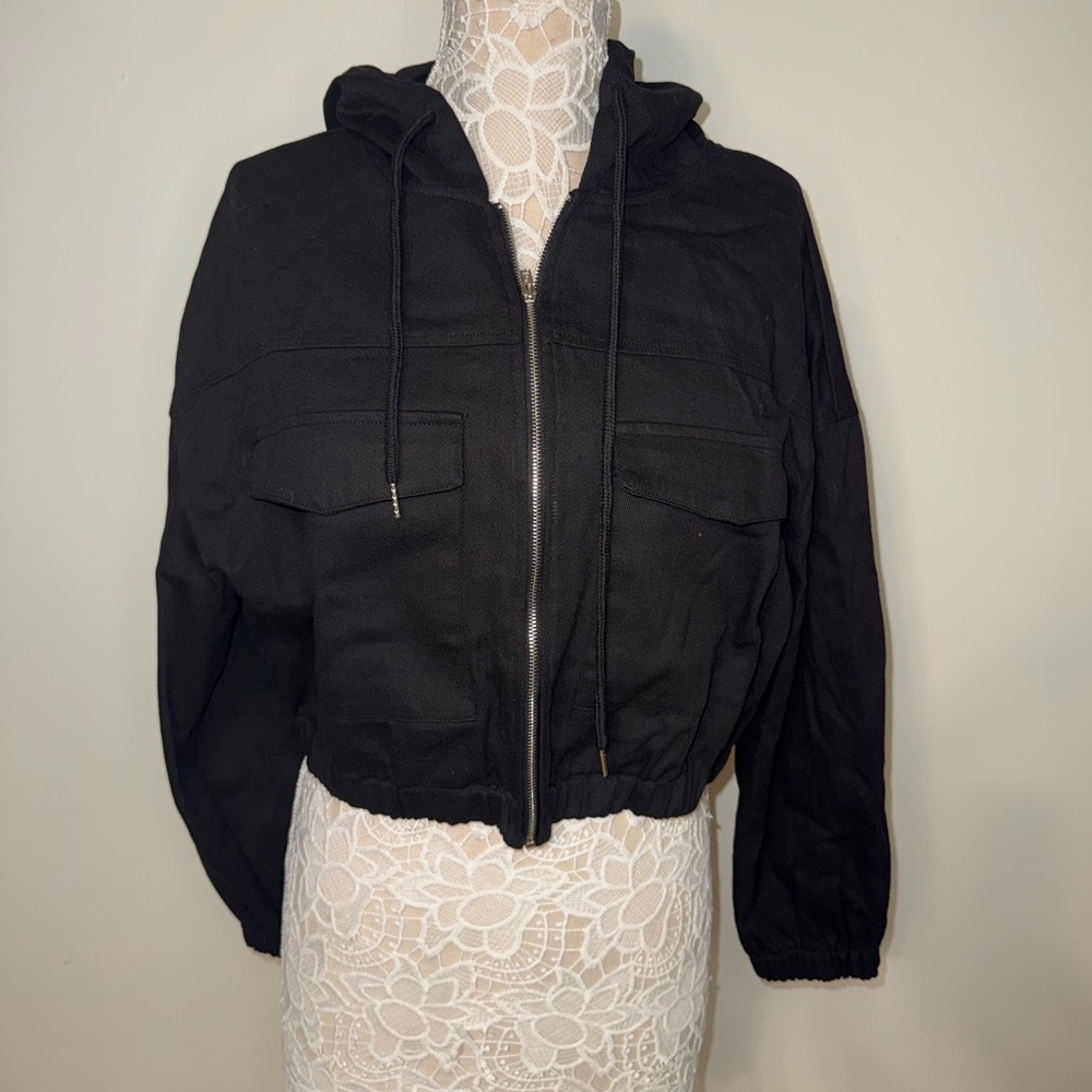 NWOT XL black jacket with pockets.